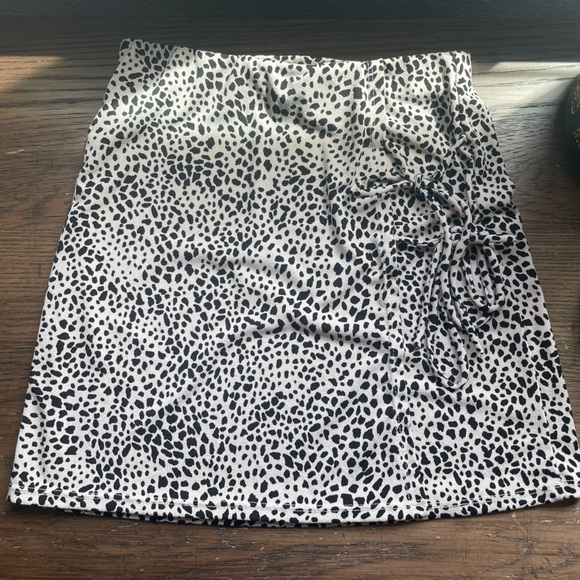 Windsor Mini Skirt Leopard Print - Picture 1 of 3
